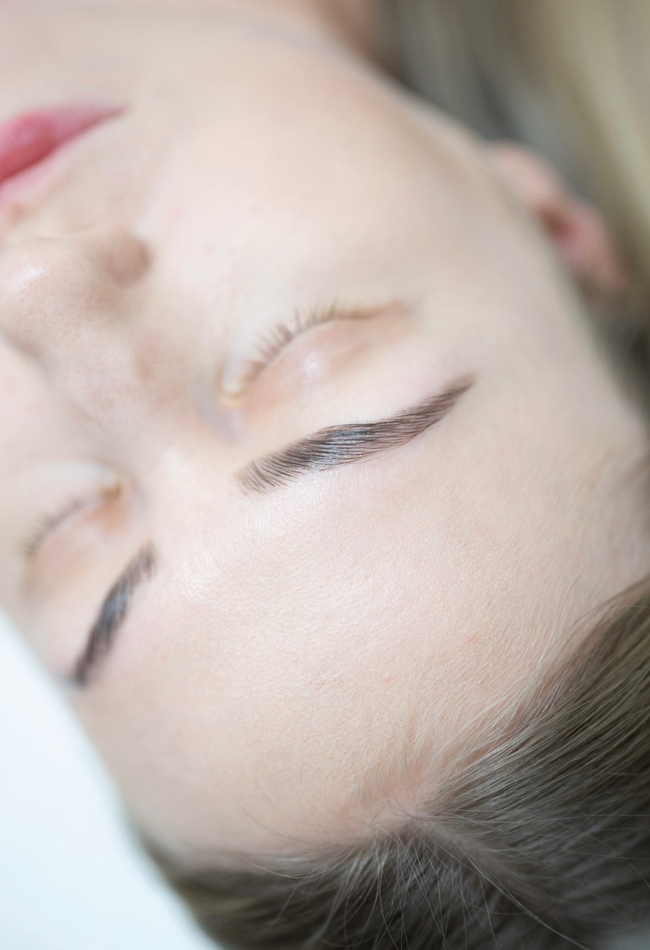 Brow lift/ kulmien laminointi